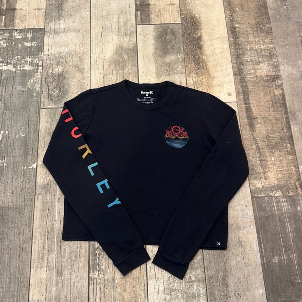 Cute girls Hurley shirt super comfortable